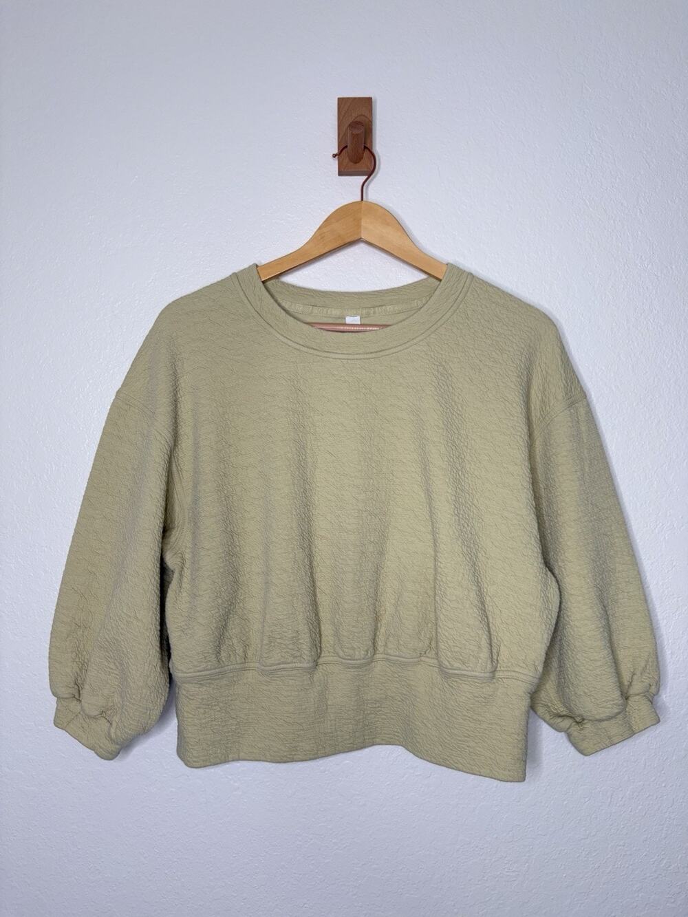 Lululemon Textured Crewneck Pullover in Dew Green Women's Size 8 Athleisure